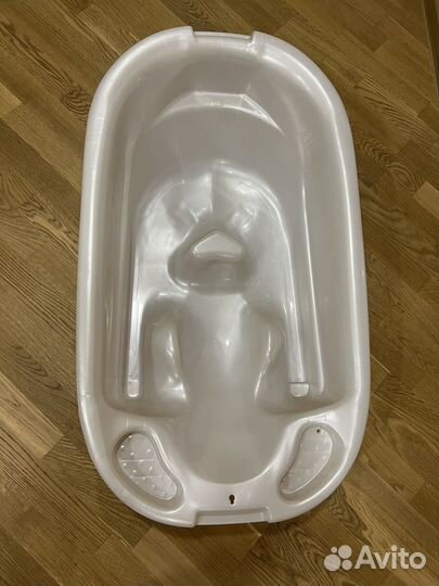 Ванночка для купания новорожденного с горкой