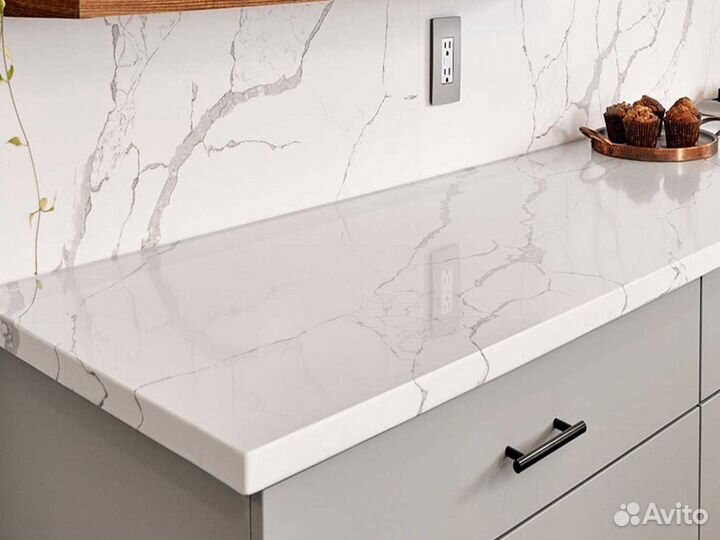 Столешница из кварца под белый мрамор