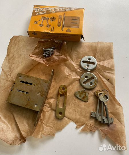 Замок СССР врезной сувальдный 3В8А