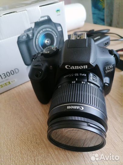 Зеркальный фотоаппарат Canon 1300D