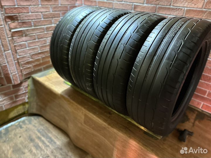 Dunlop SP Sport Maxx RT 235/55 R17 99V