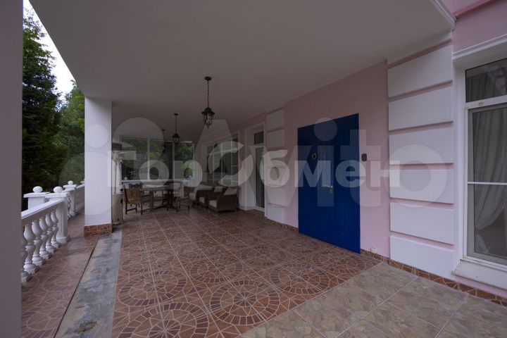 Дом 750 м² на участке 15 сот.