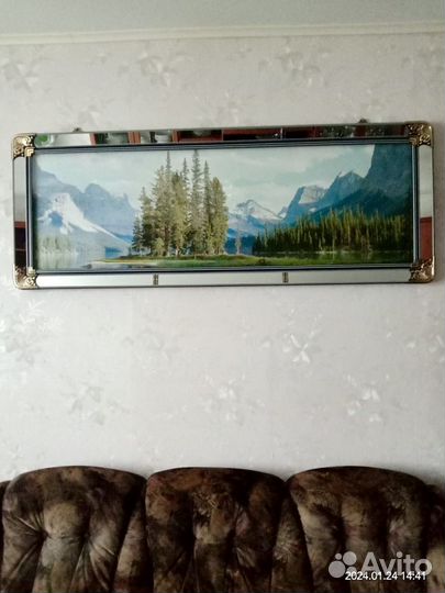 Картина в зеркальной рамке