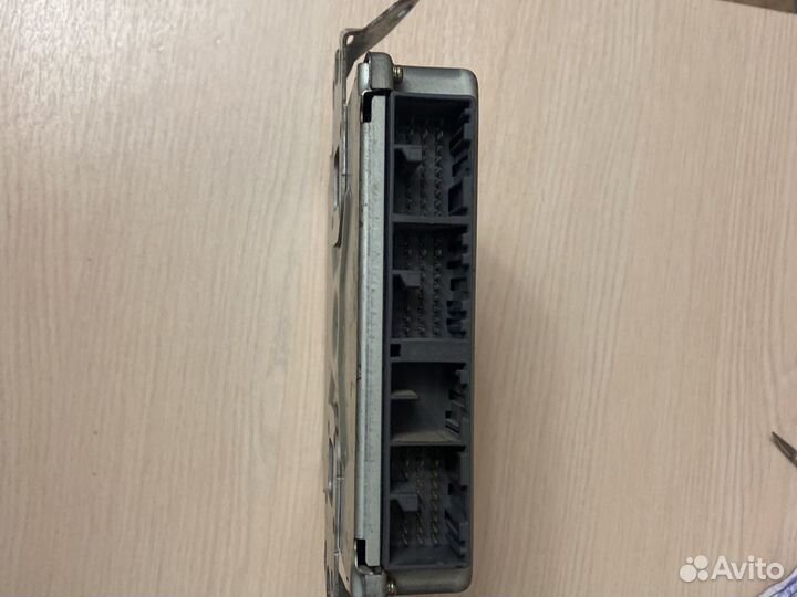 Блок управления двс Subaru Legacy BE5 EJ206