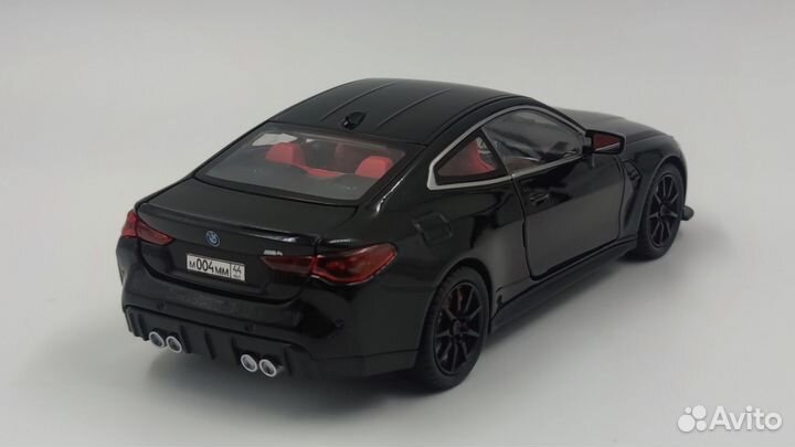 Модель автомобиля BMW M4 black