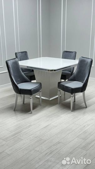 Столы и стулья