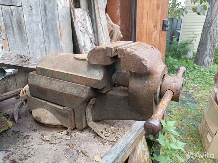 Тиски слесарные СССР