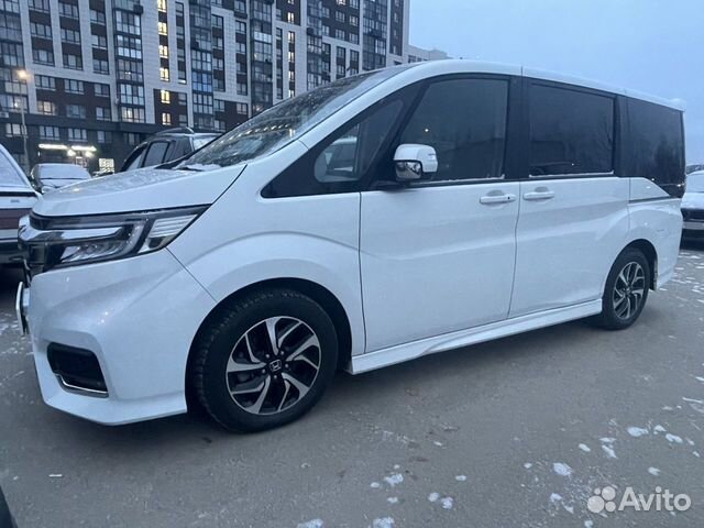 Honda Stepwgn 1.5 CVT, 2019, 83 000 км с пробегом, цена 3150000 руб.