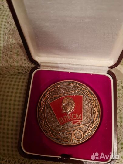 Настольные медали из коллекции космонавта Горбатко