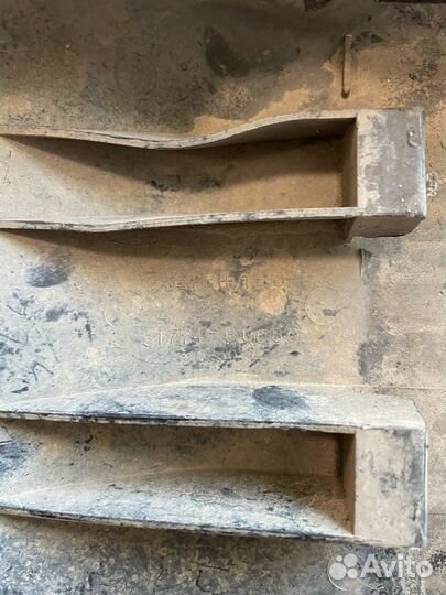 Заглушки подножек Land Cruiser 100