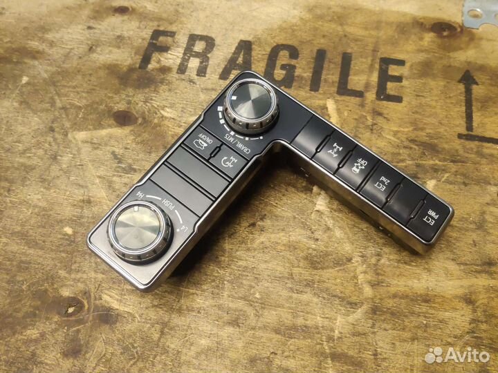 Блок управления полным приводом Toyota LC200 2016г