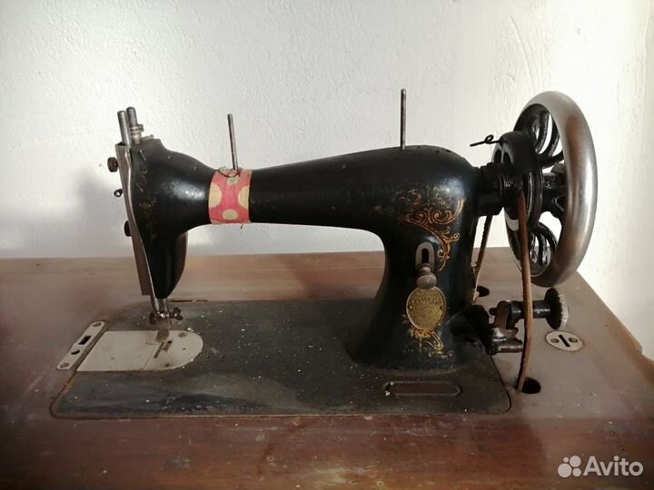 Швейная машинка National / станина National