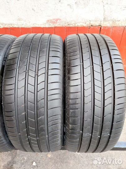 Kumho Ecsta HS51 235/45 R18 94V