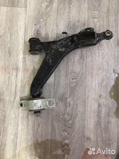 Передние нижние рычаги lexus is 250