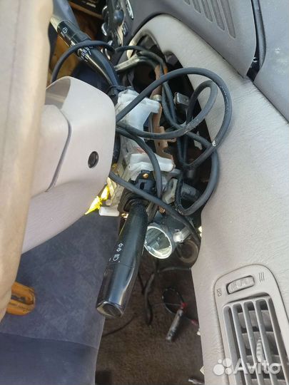 Блок подрулевых переключателей Toyota Prius