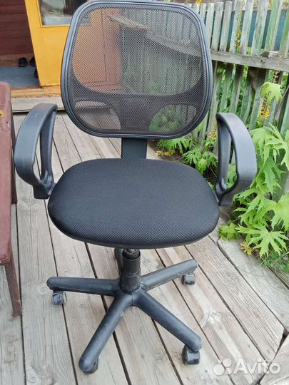 Компьютерное кресло