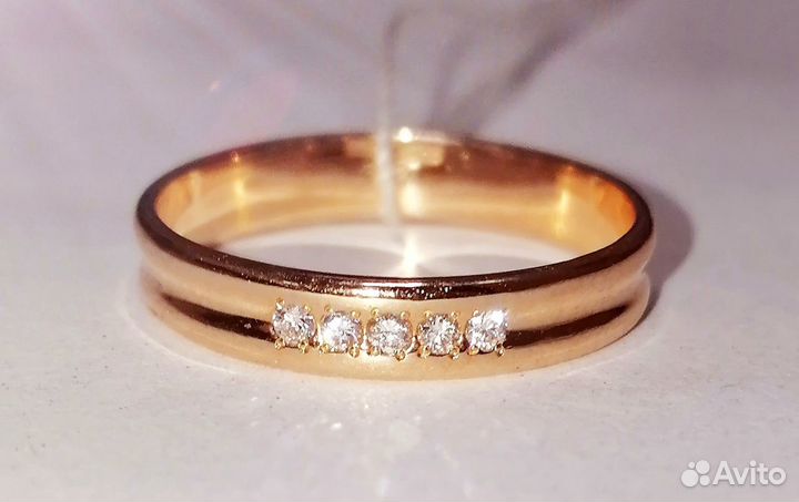 Золотое кольцо с бриллиантом 18 размер