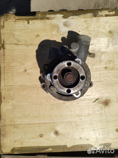 Насос водяного охлаждения на змз 405 406 Волга