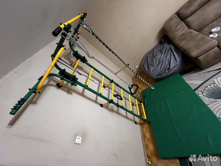 Шведская стенка. Спортивный комплекс. Турник