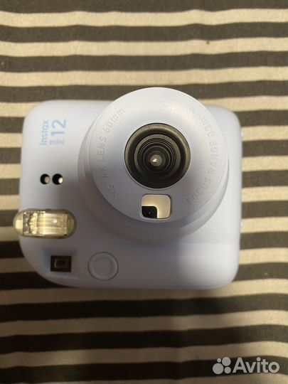 Пленочный фотоаппарат instax mini 12