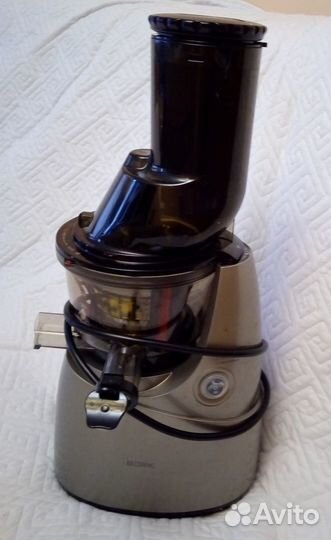 Соковыжималка шнековая bork S 610