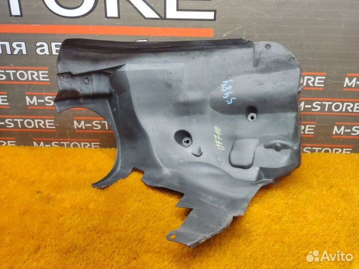 Подкрылок передний левый Mercedes-Benz C-Class