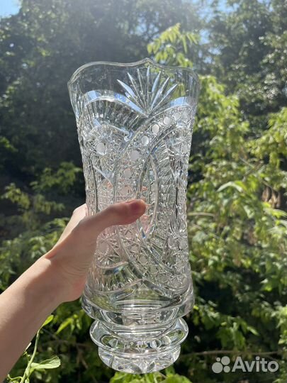 Большая хрустальная ваза