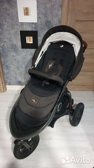 Коляска прогулочная Joie Crosster Flex Signature