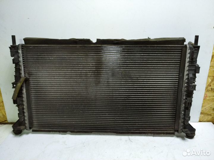 Радиатор охлаждения Ford Focus 2 2005-2011