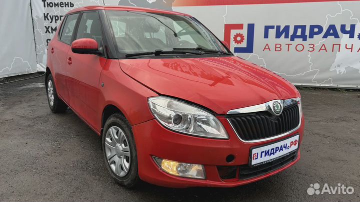 Обшивка стойки левая средняя нижняя Skoda Fabia (M