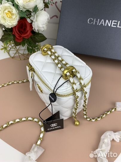 Сумка chanel белая