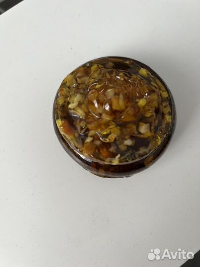 Шкатулка из янтаря новая