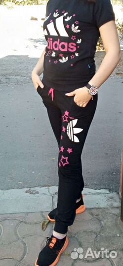 Спортивный костюм женский