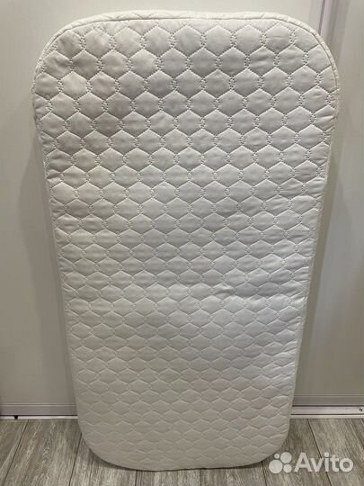 Детская кроватка с матрасом