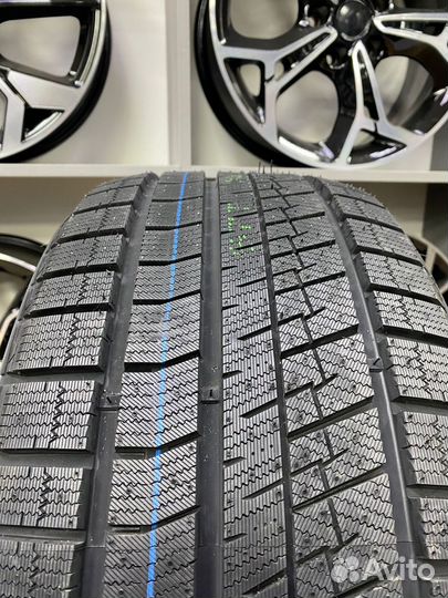 Tracmax X-Privilo S360 215/60 R17 100R