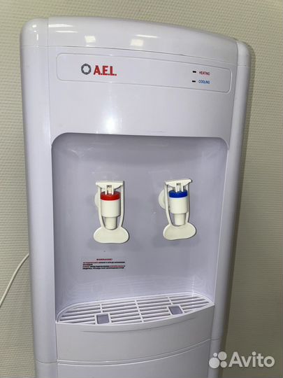 Кулер для воды напольный