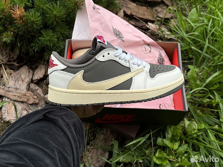 Прочные кроссовки Travis Scott x Air Jordan 1 Low