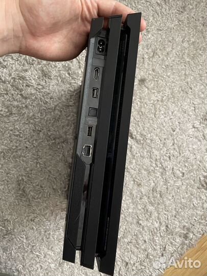 Sony playstation 4 pro 1tb + 2 игры
