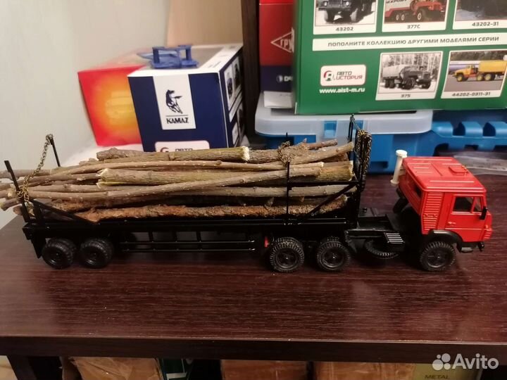 Модель грузовика камаз-5410 с полуприцепом лесовоз