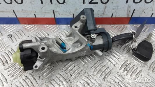 Замок зажигания dodge caliber (8AR09J101)