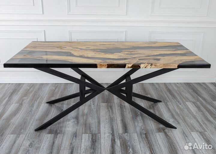 Стол из натурального слэба Граба и смолы