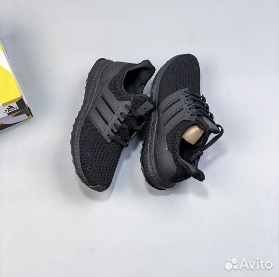 Кроссовки adidas Ultraboost M 38 размер черные