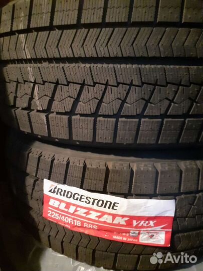 Bridgestone Blizzak VRX 225/40 R18 88S