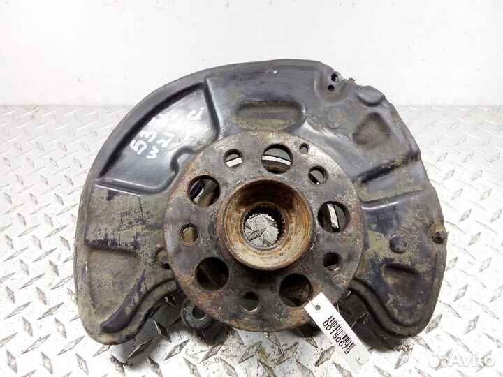 Цапфа/кулак поворотный передний правый Mercedes-Be