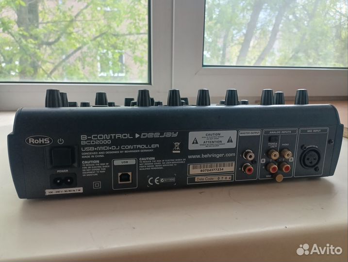DJ контроллер behringer BCD 2000