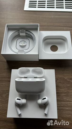 Apple airpods pro оригинал 100 + чехол