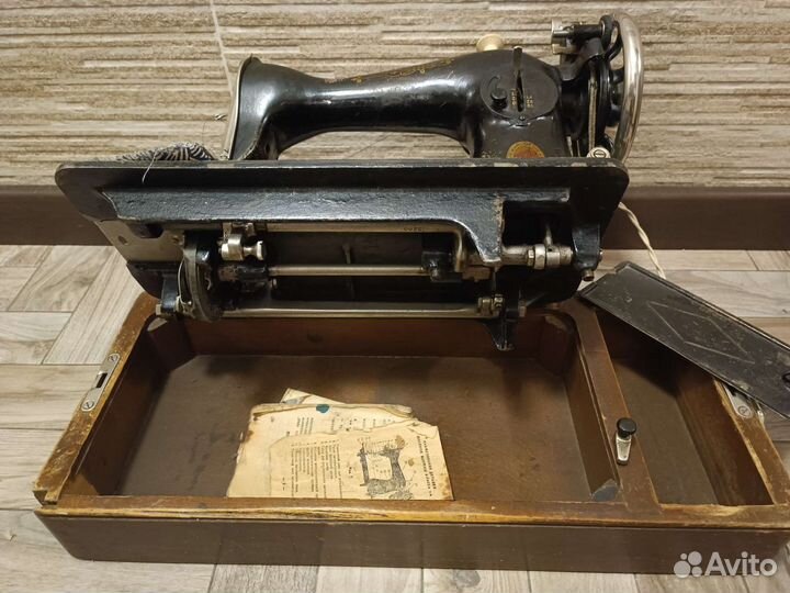 Швейная машинка Подольская с электроприводом