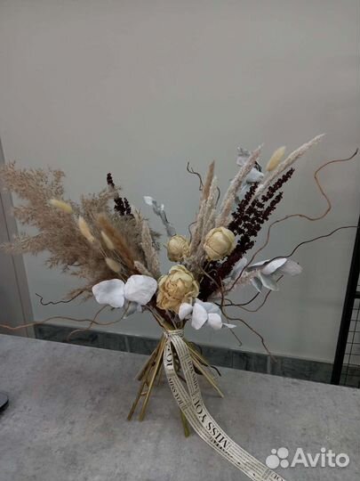 Интерьерный букет из сухоцветов с пионами / декор
