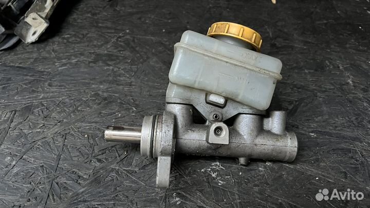 Главный тормозной цилиндр subaru