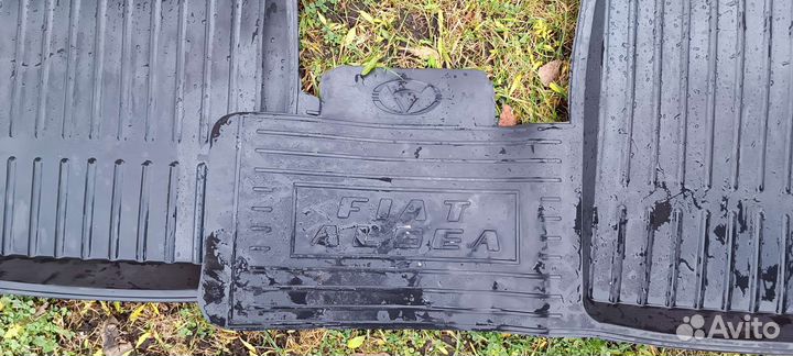 Автомобильные коврики резиновые